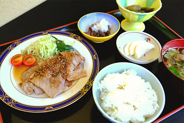 お食事